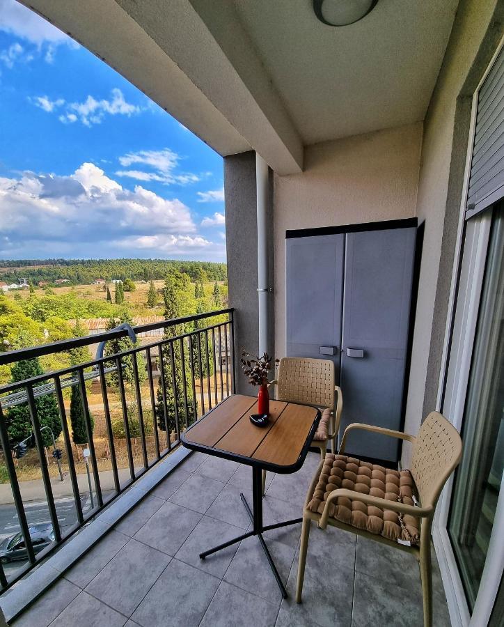 Riverside Apartment بودغوريتْسا المظهر الخارجي الصورة