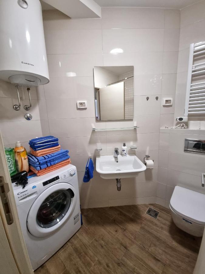 Riverside Apartment بودغوريتْسا المظهر الخارجي الصورة