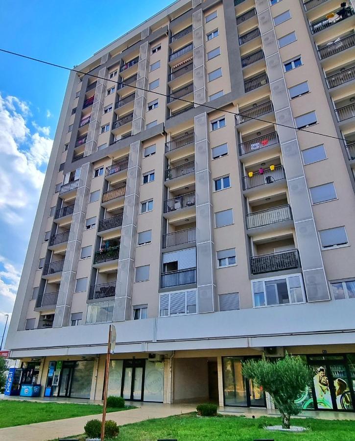 Riverside Apartment بودغوريتْسا المظهر الخارجي الصورة