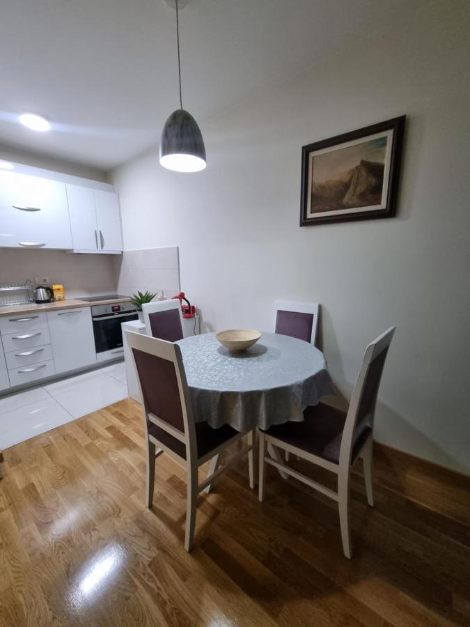Riverside Apartment بودغوريتْسا المظهر الخارجي الصورة